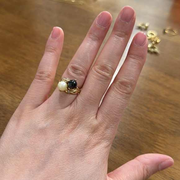 Gold Pearl Ring - Picture 2 of 2